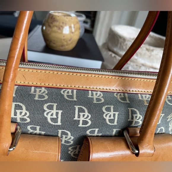 Dooney & Bourke| Tan & Gray Logo Satchel with Double Pocket Lockā¢ā¢ā¢Y2k style - Picture 12 of 17